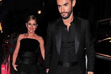 Cheryl Cole xinh đẹp mở tiệc hậu đám cưới bên bạn bè