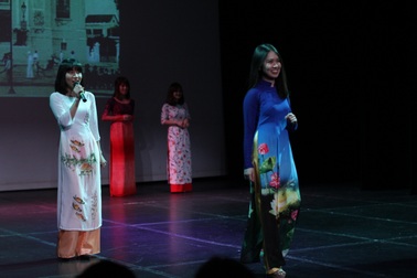 Du học sinh Việt quảng bá văn hóa nước nhà đến bạn bè quốc tế