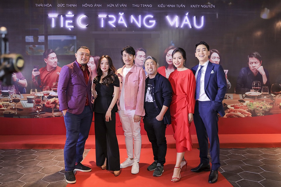 Kaity Nguyễn tố Kiều Minh Tuấn làm cô suýt bị nghẹn khi đang diễn - 1 Kaity Nguyễn tố Kiều Minh Tuấn làm cô suýt bị nghẹn khi đang diễn - 1