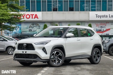Yaris Cross bị triệu hồi tại Việt Nam vì vấn đề keo gắn kính nóc toàn cảnh