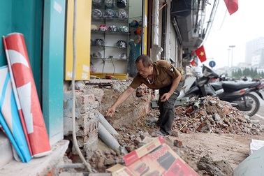 Hà Nội: Ngổn ngang "công trường" tu chỉnh vỉa hè