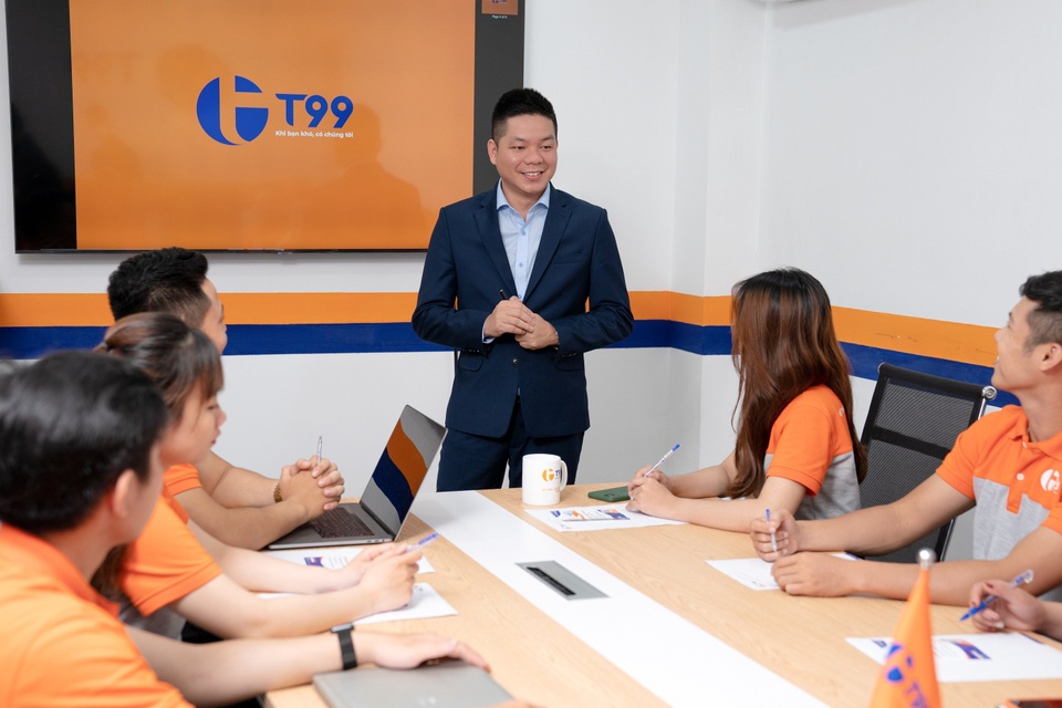 Ông Lê Xuân Việt: T99 kỳ vọng xây dựng chuẩn mực mới trong ngành cầm đồ - 2 Ông Lê Xuân Việt: T99 kỳ vọng xây dựng chuẩn mực mới trong ngành cầm đồ - 2