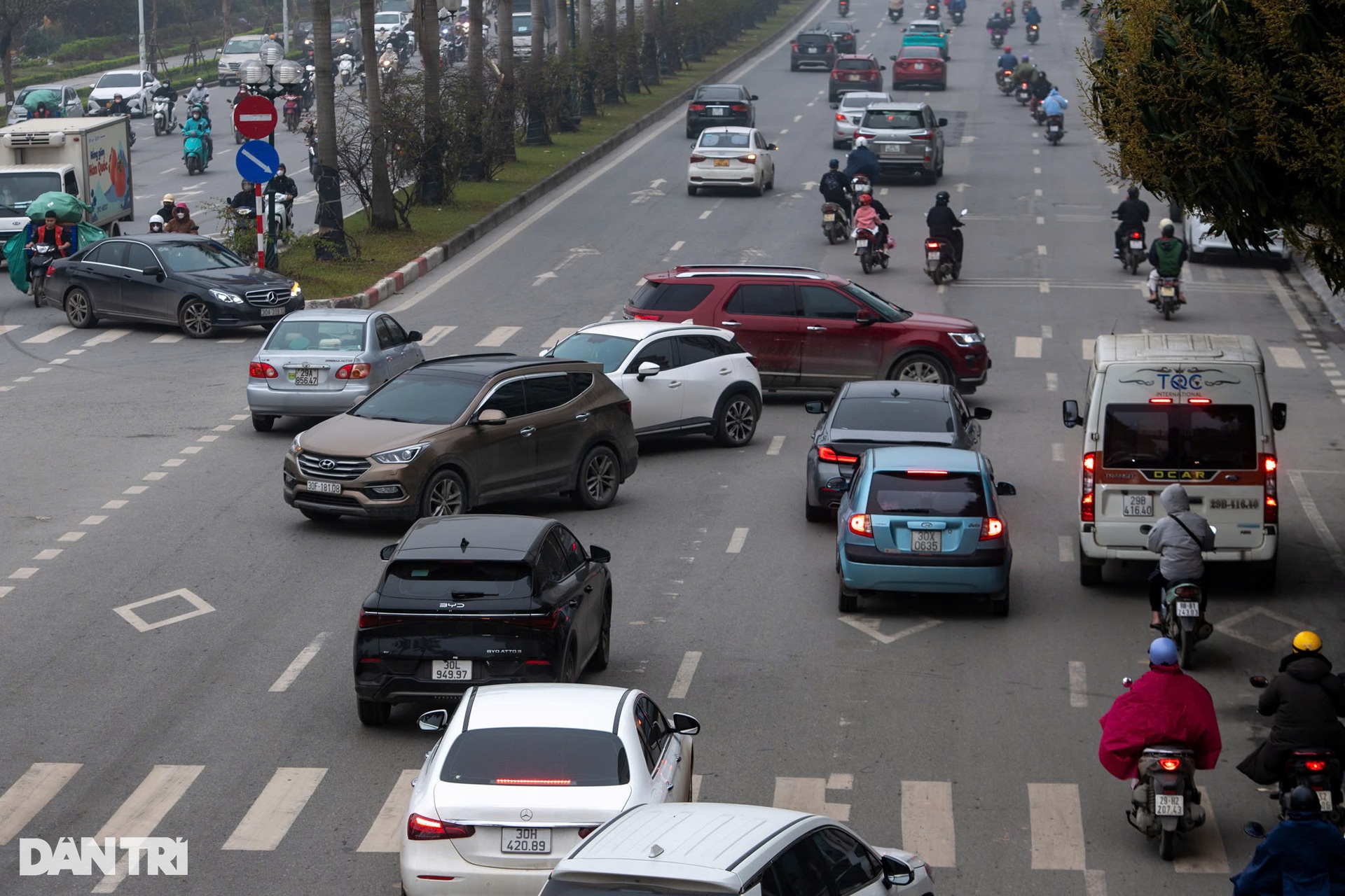 Giao thông khác biệt sau 1 tuần đóng ngã tư, ngắt đèn đỏ ở đường 8 làn xe - 8 Giao thông khác biệt sau 1 tuần đóng ngã tư, ngắt đèn đỏ ở đường 8 làn xe - 8