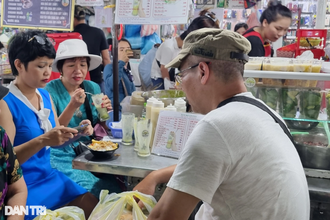 Quán kem bơ trong chợ, ngày bán nghìn ly, khách du lịch đóng thùng mang về - 8 Quán kem bơ trong chợ, ngày bán nghìn ly, khách du lịch đóng thùng mang về - 8