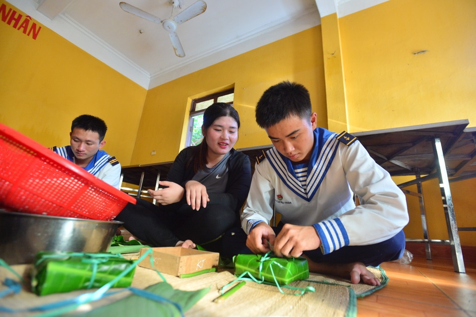 Bánh chưng gói lá bàng vuông: Đặc sản của Trường Sa - 13 Bánh chưng gói lá bàng vuông: Đặc sản của Trường Sa - 13