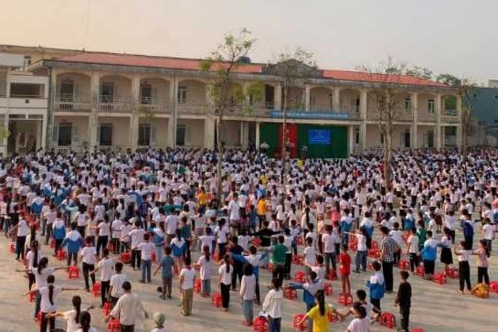 Hoa mắt với danh sách 17 khoản thu đầu năm ở trường tiểu học - 2 Hoa mắt với danh sách 17 khoản thu đầu năm ở trường tiểu học - 2