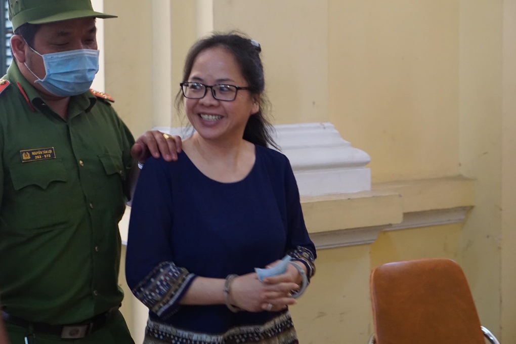 Chiêu lừa đảo chiếm đoạt hàng trăm tỷ đồng của nữ Việt kiều - 1 Chiêu lừa đảo chiếm đoạt hàng trăm tỷ đồng của nữ Việt kiều - 1