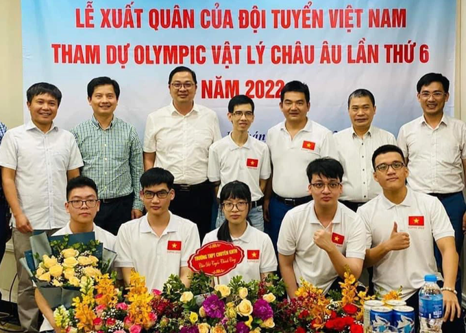 Lễ xuất quân của đoàn Việt Nam tham dự kỳ thi