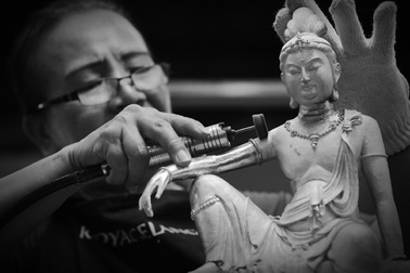 Những người “phiêu” với ánh thiếc nghệ thuật