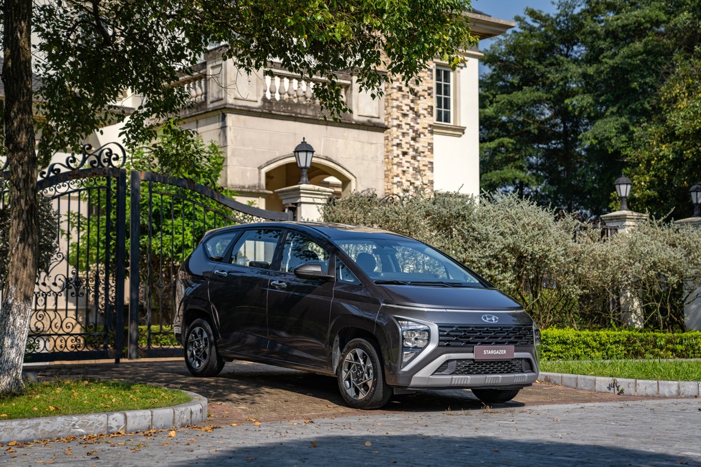 Hyundai Stargazer tạo ra đối trọng trong phân khúc MPV gia đình cỡ nhỏ - 2 Hyundai Stargazer tạo ra đối trọng trong phân khúc MPV gia đình cỡ nhỏ - 2