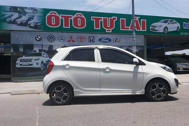 Loạn giá thị trường cho thuê xe tự lái dịp nghỉ lễ