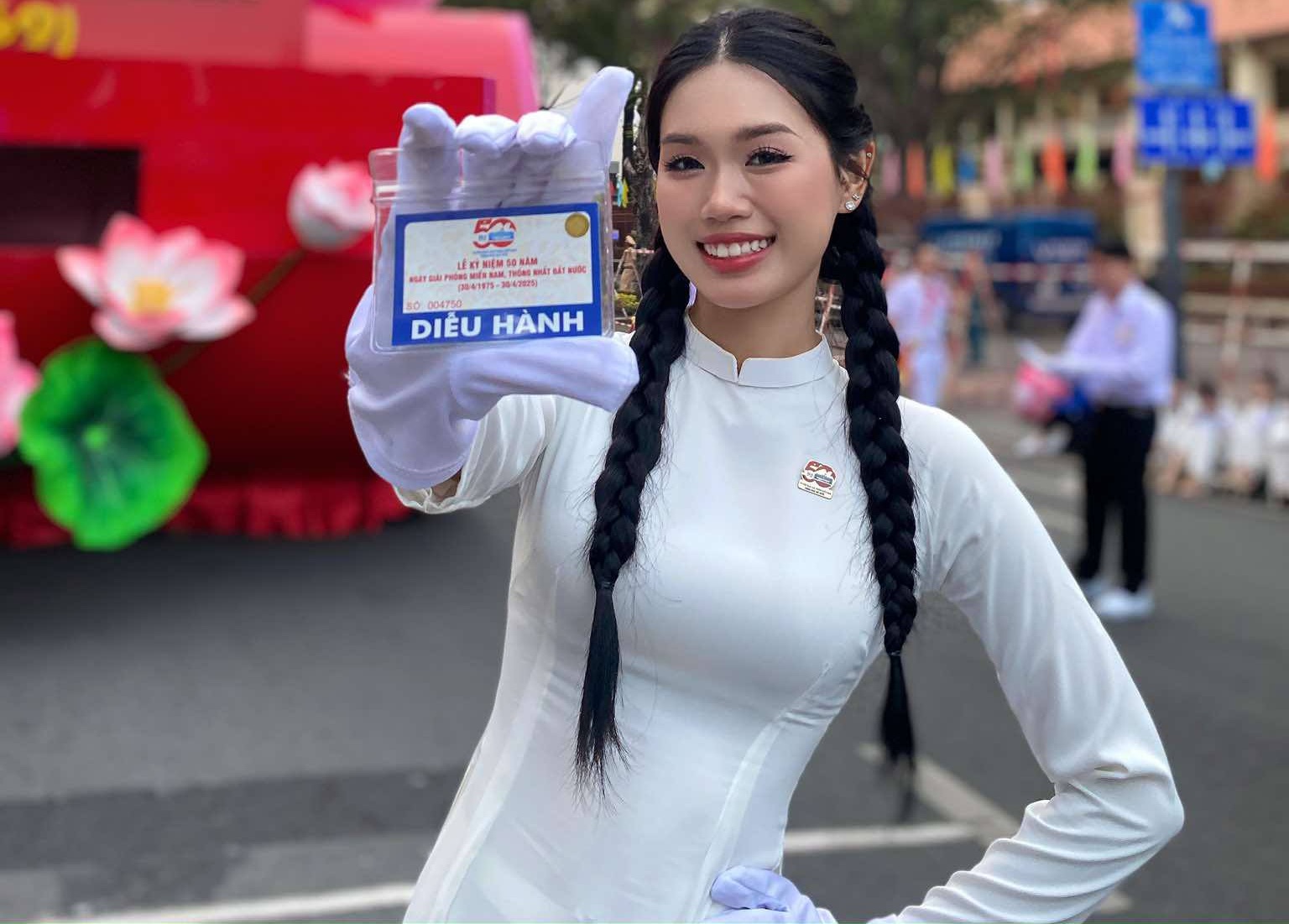 A group of handsome men and beautiful women were carefully selected to participate in the April 30th parade - 3 Dàn trai xinh, gái đẹp được tuyển chọn gắt gao tham gia diễu binh 30/4 - 3