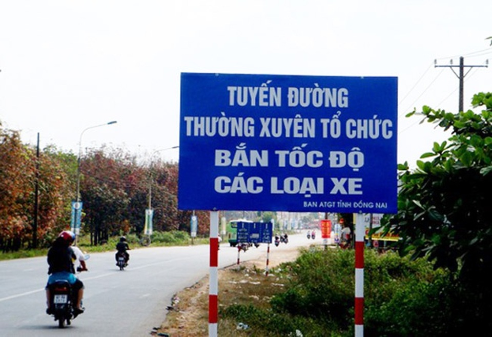 Lái xe ô tô đi quá tốc độ cho phép sẽ bị xử phạt như thế nào? - 1 Lái xe ô tô đi quá tốc độ cho phép sẽ bị xử phạt như thế nào? - 1