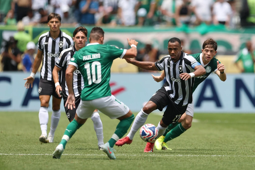 فوز مذهل في معركة كرة القدم الكبرى بين البرازيل في كأس العالم للأندية FIFA - 1 Chiến thắng nghẹt thở ở đại chiến bóng đá Brazil tại FIFA Club World Cup - 1