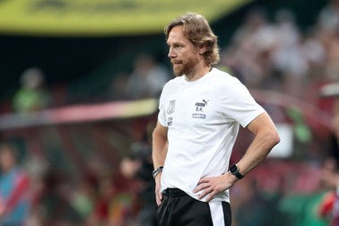 HLV đội tuyển Nga nói thẳng một vài điều lo ngại khi gặp tuyển Việt Nam