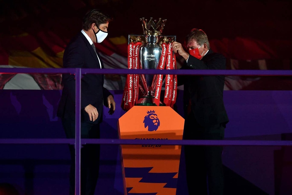 Liverpool ngập tràn hạnh phúc nhận cúp vô địch Premier League - 1 Liverpool ngập tràn hạnh phúc nhận cúp vô địch Premier League - 1