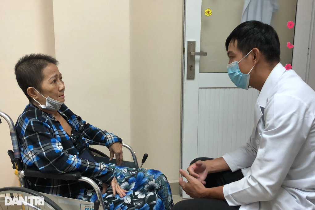 Không mổ, mẹ sẽ liệt và ảnh hưởng tính mạng, nhưng tôi hết cách rồi… - 4 Không mổ, mẹ sẽ liệt và ảnh hưởng tính mạng, nhưng tôi hết cách rồi… - 4