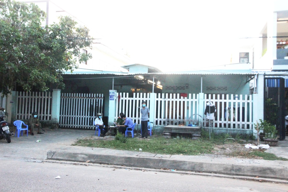 Phát hiện một thi thể thanh niên tử vong trong phòng trọ - 1 Phát hiện một thi thể thanh niên tử vong trong phòng trọ - 1