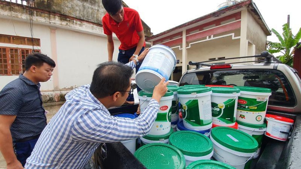 Lĩnh 6 năm tù vì bán sơn giả xem có giống hàng thật không - 2 Lĩnh 6 năm tù vì bán sơn giả xem có giống hàng thật không - 2