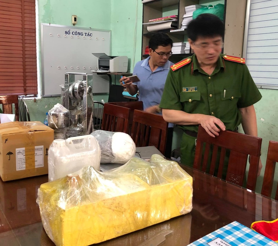 Phát hiện “xưởng” sản xuất thuốc lắc từ thuốc Tây - 1 Phát hiện “xưởng” sản xuất thuốc lắc từ thuốc Tây - 1