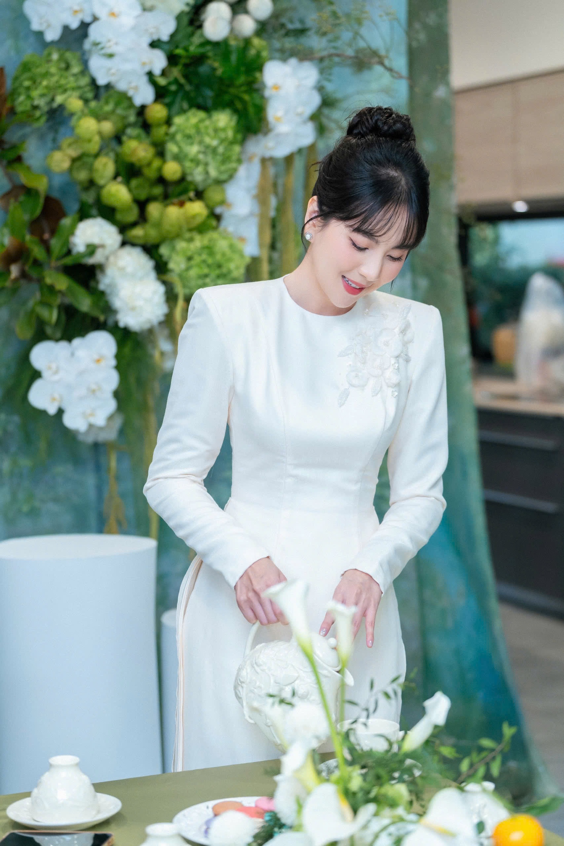 MC Mai Ngọc rạng rỡ trong lễ dạm ngõ với chồng doanh nhân - 5 MC Mai Ngọc rạng rỡ trong lễ dạm ngõ với chồng doanh nhân - 5