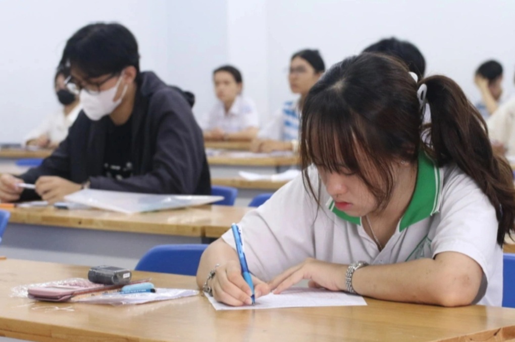 مزيد من المعلومات تطلب فرصة أخرى - 2 Từng không được thi đánh giá năng lực do giấy tờ, thí sinh xin thêm cơ hội - 2