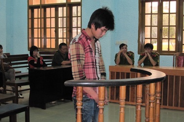 Lĩnh án tù vì... người yêu rủ đi khách sạn