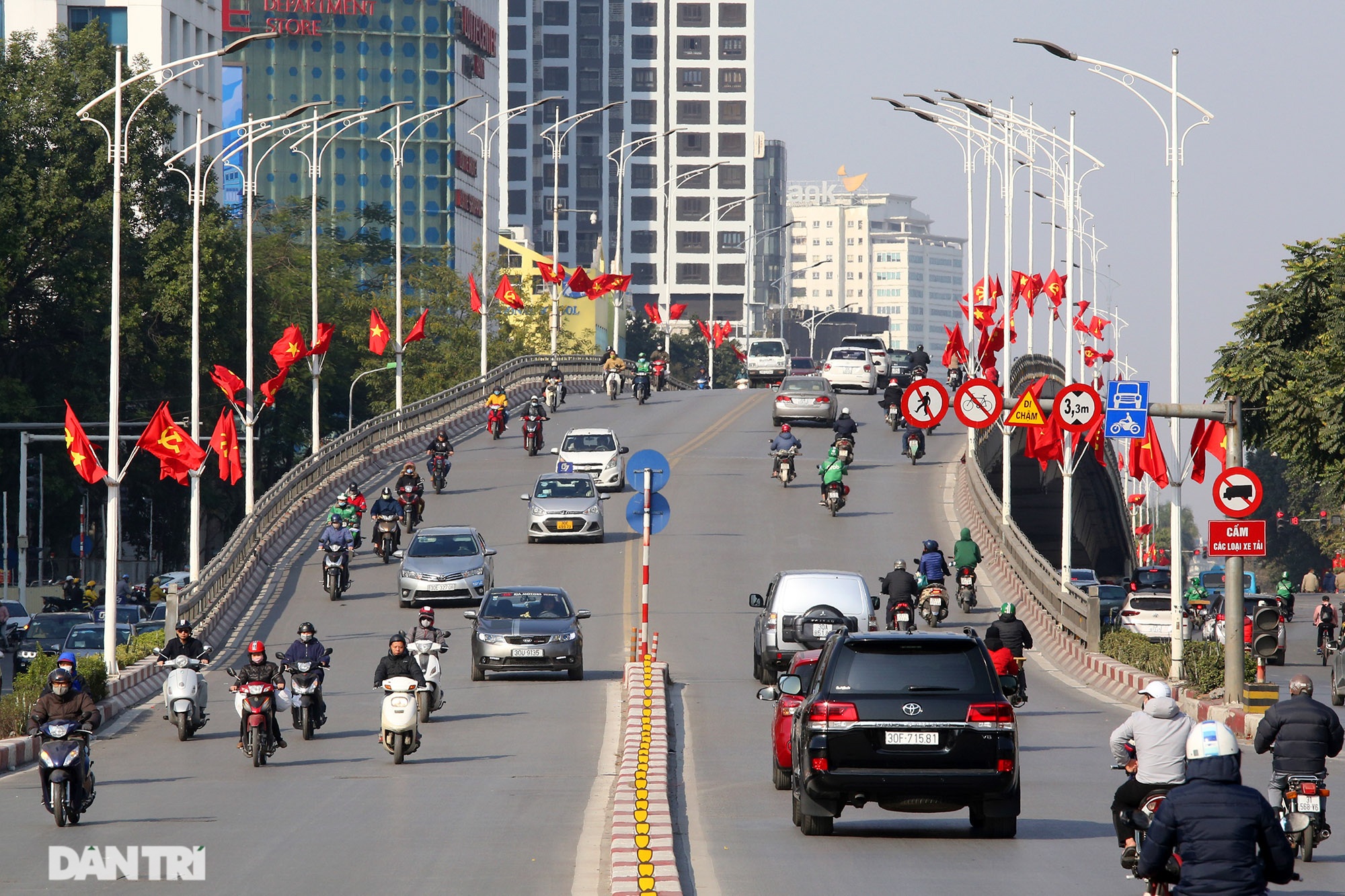 Hà Nội trang hoàng chào mừng Đại hội XIII của Đảng - 1 Hà Nội trang hoàng chào mừng Đại hội XIII của Đảng - 1