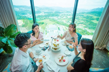 Thú vui "sang chảnh" mới ở Hạ long: Thưởng trà từ độ cao 100m