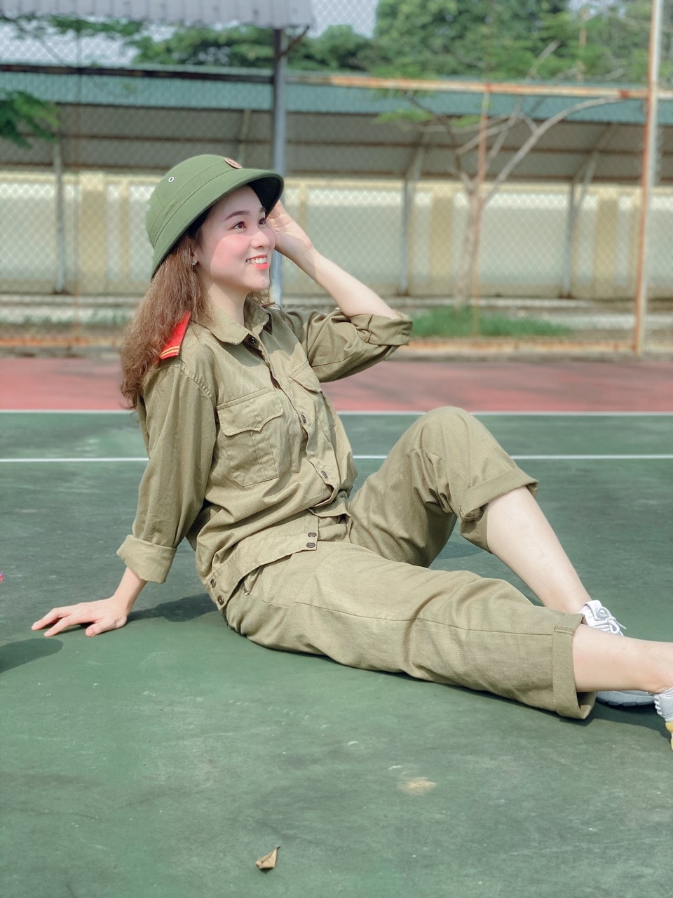 Hot girl ĐH Thủ Đô mặt mộc xinh đẹp bất chấp nắng hè và tập luyện mệt mỏi - 6 Hot girl ĐH Thủ Đô mặt mộc xinh đẹp bất chấp nắng hè và tập luyện mệt mỏi - 6