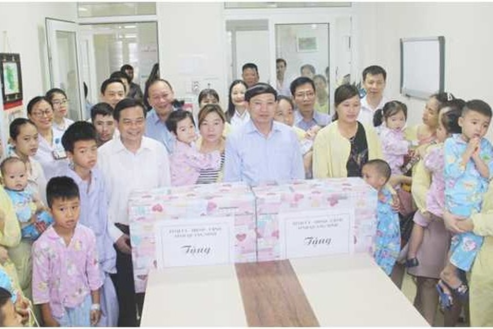 Quảng Ninh: Khoảng 400 trẻ em có hoàn cảnh khó khăn tiếp tục được hỗ trợ - 1 Quảng Ninh: Khoảng 400 trẻ em có hoàn cảnh khó khăn tiếp tục được hỗ trợ - 1