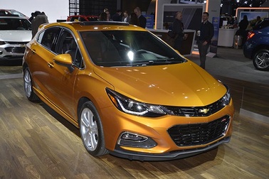 Chevrolet Sonic 2017 trẻ trung và an toàn hơn