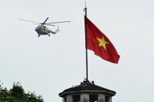 Biên đội máy bay tập luyện diễu binh vào Quảng trường Ba Đình