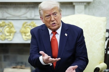 Tỷ lệ ủng hộ ông Trump tăng nhẹ, người Mỹ bớt lo suy thoái