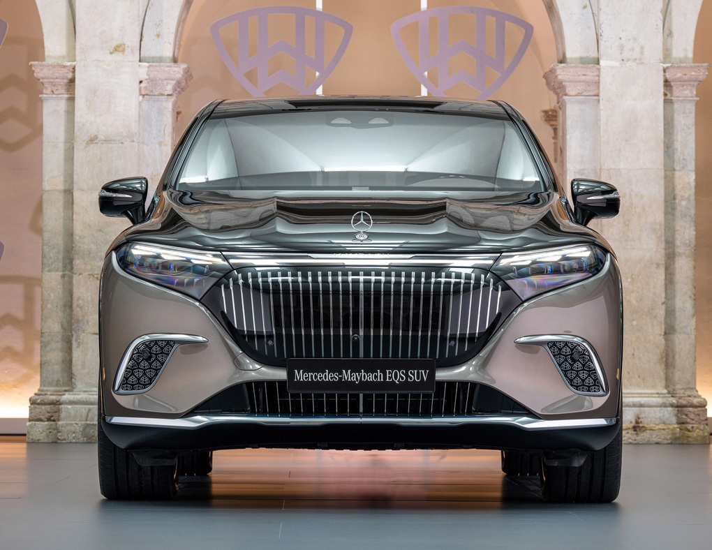 Mercedes-Maybach EQS 680 ra mắt, định nghĩa xe điện gầm cao hạng sang - 3 Mercedes-Maybach EQS 680 ra mắt, định nghĩa xe điện gầm cao hạng sang - 3
