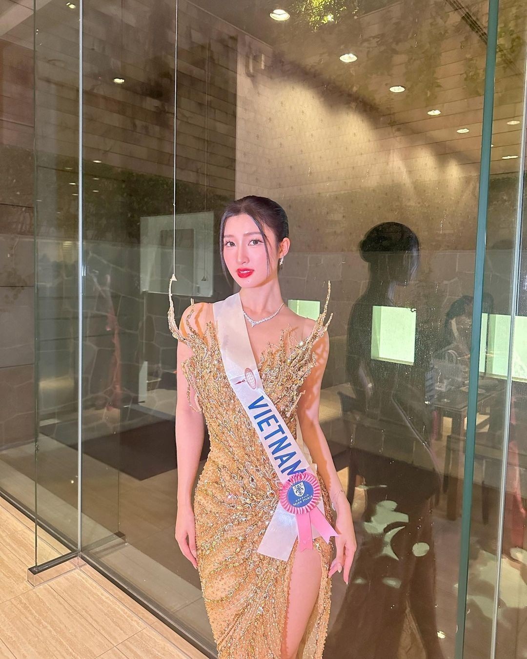 フォン・ニー、ミス・インターナショナル2023-4コンテストで得票トップに