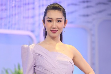 Thúy Ngân từng dùng gậy bóng chày đập vỡ hết đồ trong nhà người yêu