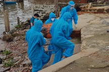 Ngư dân bỏ dở việc đánh bắt để vào bờ trình báo phát hiện thi thể trôi dạt