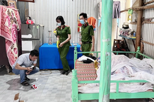 Con trai phát hiện bố treo cổ, mẹ tử vong tại nhà