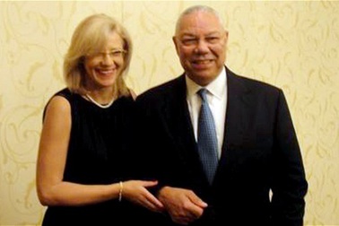 Cựu ngoại trưởng Mỹ bị tung email nhạy cảm