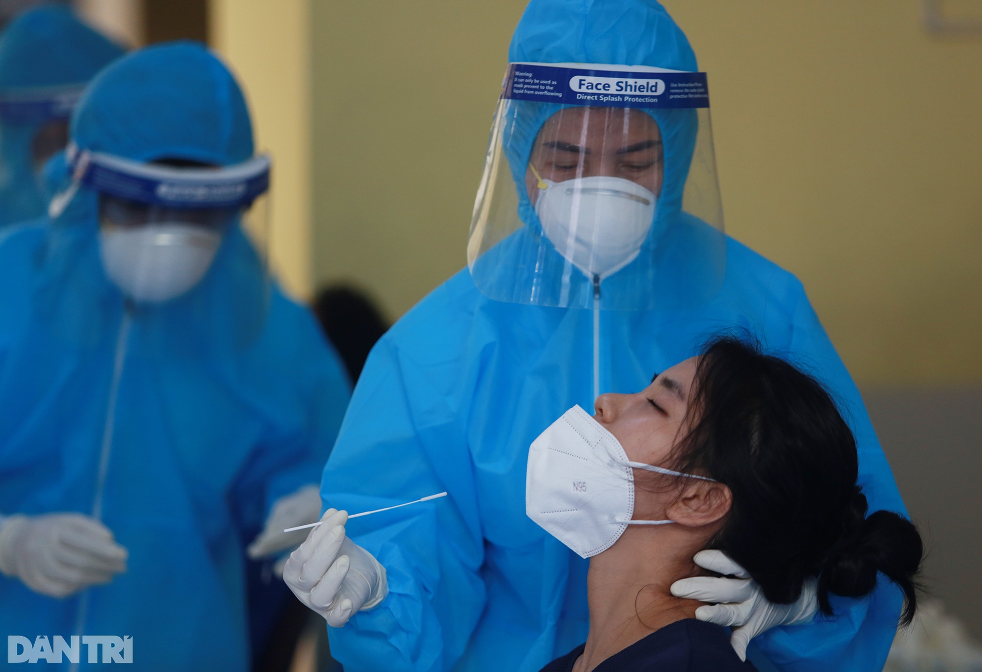 Xét nghiệm Covid-19 cho 110.000 sĩ tử TPHCM trước kỳ thi tốt nghiệp THPT - 8 Xét nghiệm Covid-19 cho 110.000 sĩ tử TPHCM trước kỳ thi tốt nghiệp THPT - 8