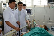 Vụ tai nạn ô tô thảm khốc tại Sa Pa: Một bệnh nhân nặng được chuyển lên tuyến trên