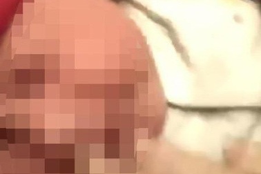 Mẹ hành hạ con sơ sinh rồi quay clip để dằn mặt chồng