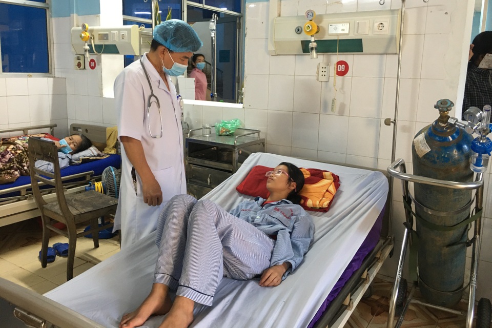 Cận cảnh loại keo bong bóng khiến nhiều học sinh tại Quảng Bình bị ngộ độc - 1 Cận cảnh loại keo bong bóng khiến nhiều học sinh tại Quảng Bình bị ngộ độc - 1