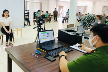 Đại biểu đề nghị công an chụp ảnh căn cước công dân "đúng và đẹp"
