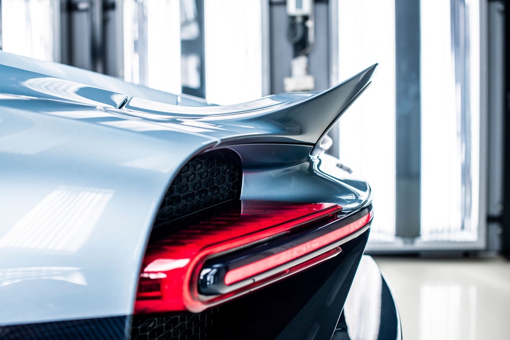 Đạt gần 11 triệu USD, Bugatti Chiron Profilée xác lập kỷ lục đấu giá xe mới - 10 Đạt gần 11 triệu USD, Bugatti Chiron Profilée xác lập kỷ lục đấu giá xe mới - 10