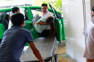 49 công nhân ngộ độc thực phẩm phải nhập viện