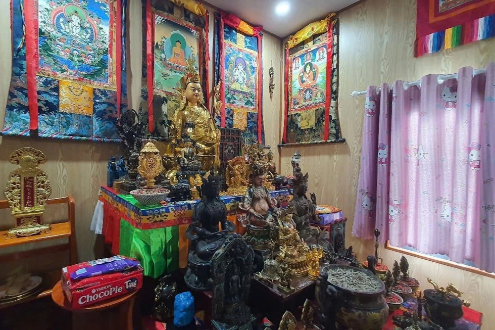 Vụ đi tu bị lừa gần 100 tỷ đồng: Mua đồ vật 250 triệu bán giá 5 tỷ đồng - 2 Vụ đi tu bị lừa gần 100 tỷ đồng: Mua đồ vật 250 triệu bán giá 5 tỷ đồng - 2