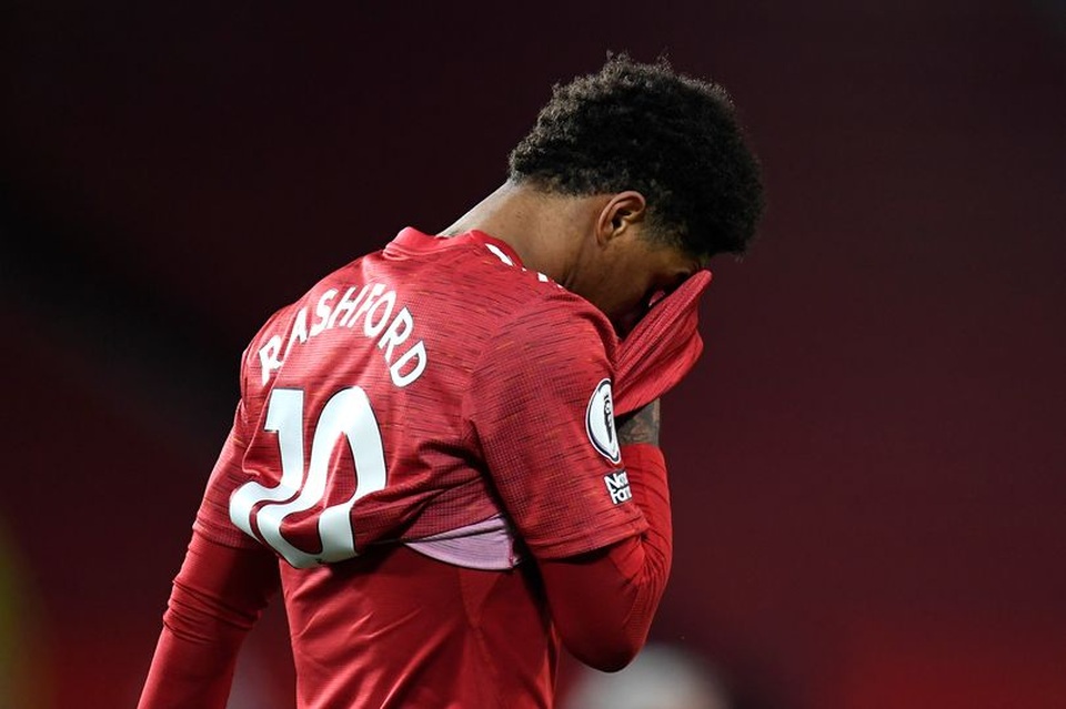 Man Utd gặp khó khi 3 tiền đạo lên tuyển đều dính chấn thương - 2