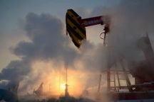 Giá dầu tăng vọt sau loạt động thái mới